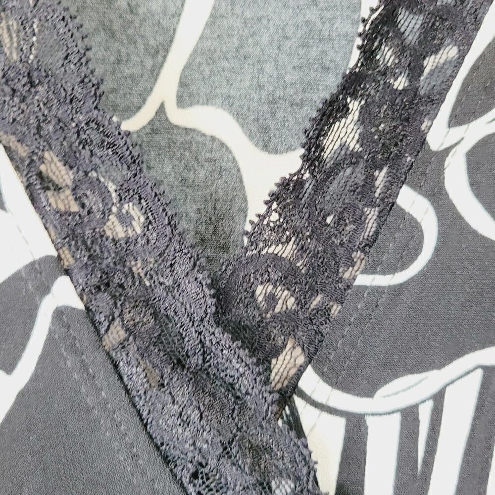 Chico's Surplice Blouse Sz 2 (Lg) Black & White Floral Lace Trimmed Neck 3/4 SLV - Picture 3 of 7
